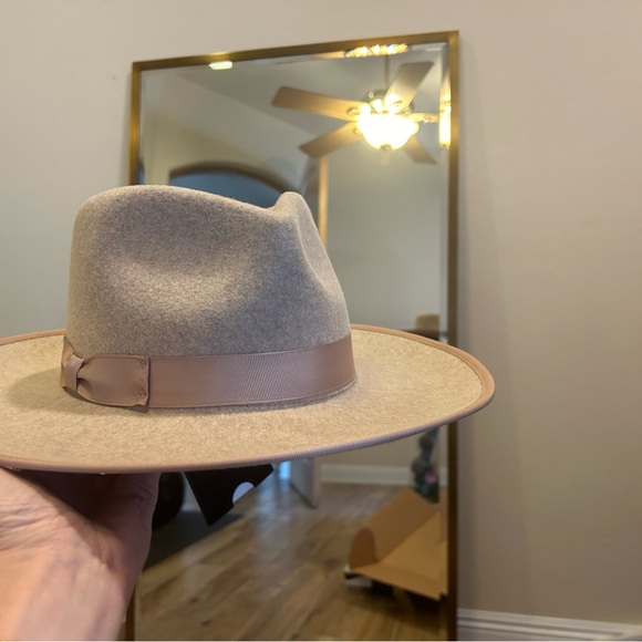 Monroe Rancher in Oatmeal - NWT - Picture 8 of 10